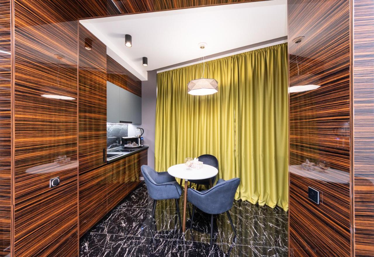 Luxury Apartments Arena Guliver Kiev Buitenkant foto